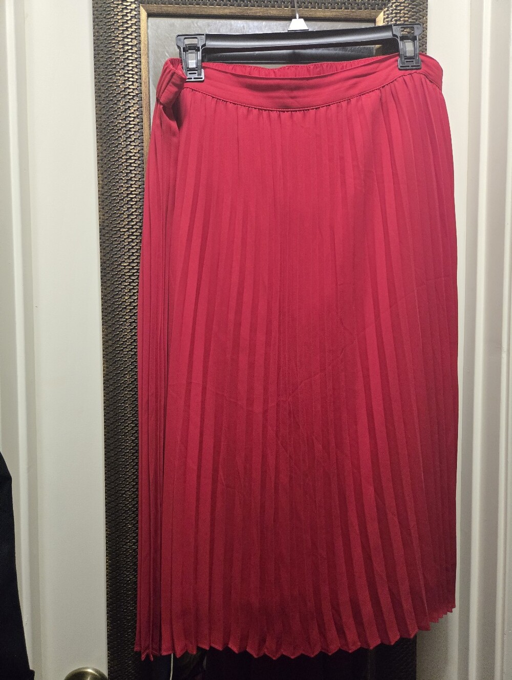 Women's Red Pleated Midi Skirt with Elastic Waist